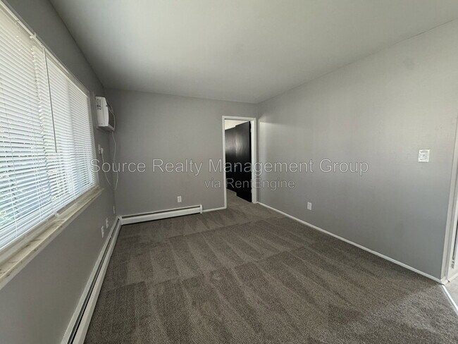 Building Photo - 4059 Longtin Ave