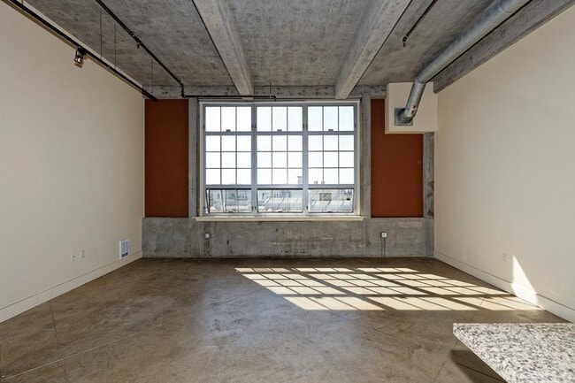 Building Photo - 201 4th St