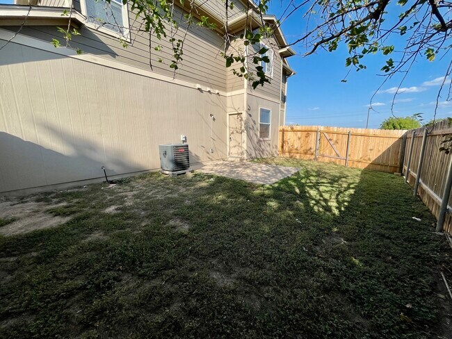 Building Photo - 13804 Harris Ridge Blvd