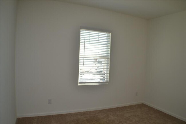 Building Photo - 824 Cedar Elm Dr