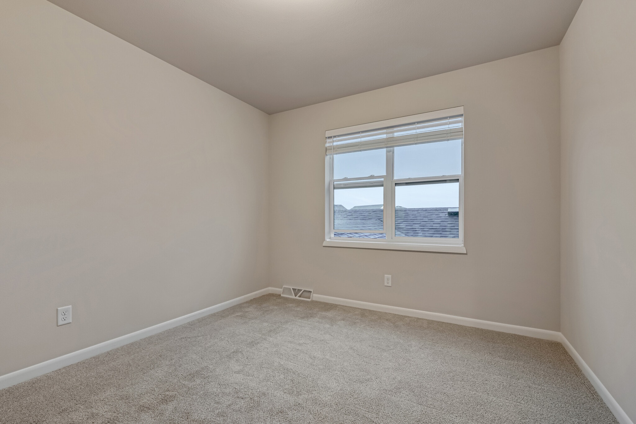 Building Photo - 1638 Happy Trails Rd