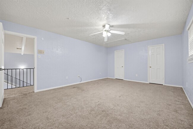 Building Photo - 8103 Oak Moss Dr