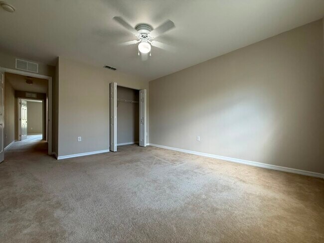 Building Photo - 3629 Pine Oak Cir