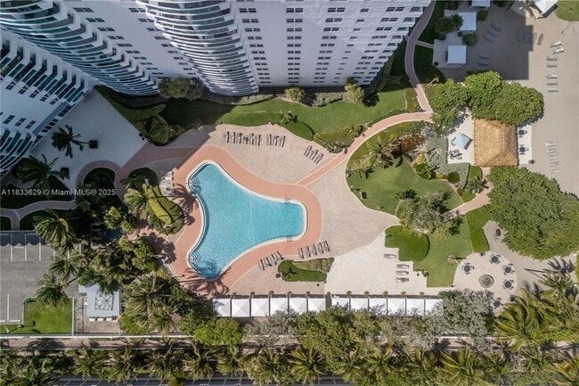Primary Photo - 3001 S Ocean Dr