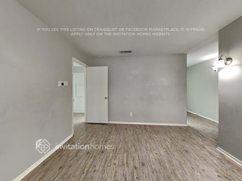 Building Photo - 807 Grassy Glen Dr