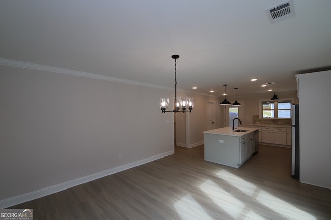 Building Photo - 512 Springdale Dr