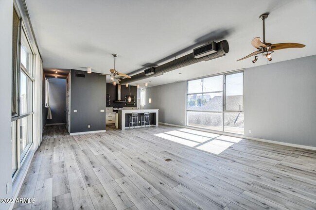 Building Photo - 777 W Roosevelt St