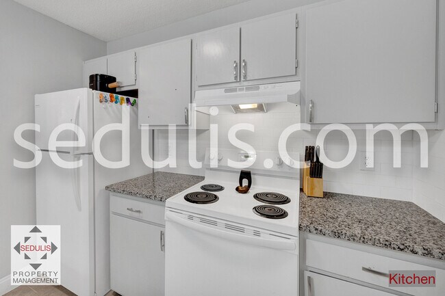 Building Photo - 190 Pine Shadow Dr