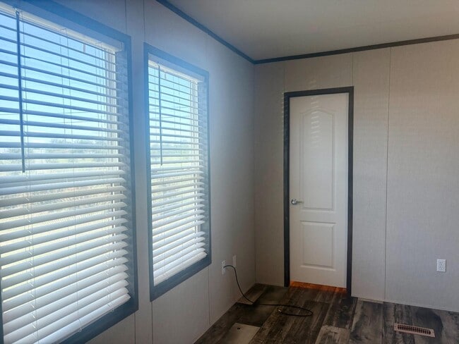 Building Photo - 150 Private Road 1610