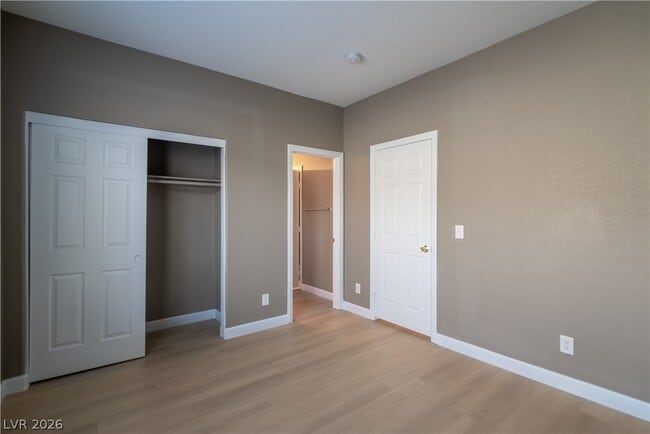 Building Photo - 1228 Sun Village Ave