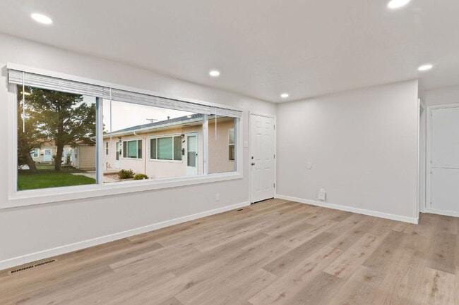 Building Photo - 1220 Janes Ln