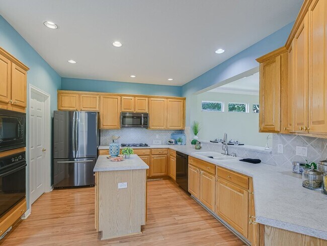 Building Photo - 138 Dewberry Dr