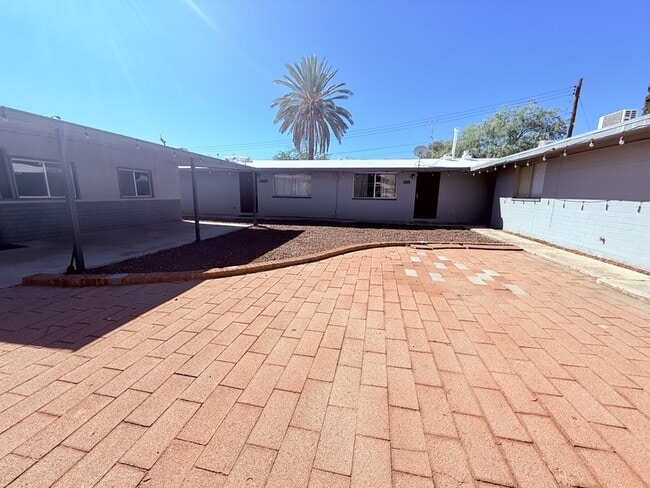 Building Photo - 1223 N Belvedere Ave