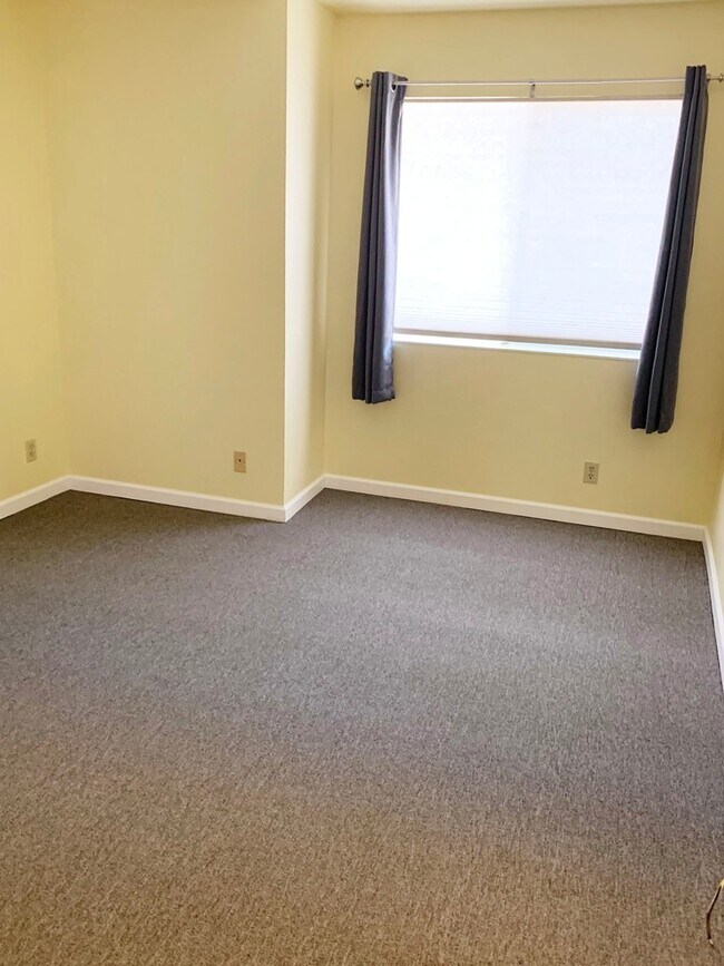 Building Photo - SUNNYVALE - Beautifully remodeled condomin...