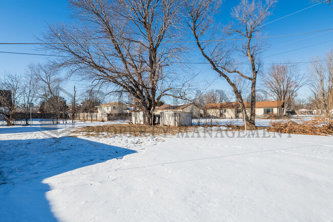 Building Photo - 1024 W Lockwood St