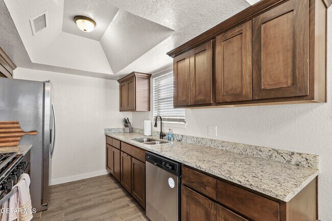 Building Photo - 10925 Ernie Banks Dr