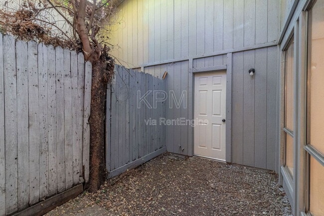 Building Photo - 5626 Blackoak Ct
