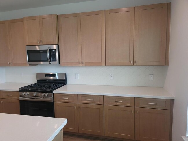 Building Photo - 1037 Tillman Ln