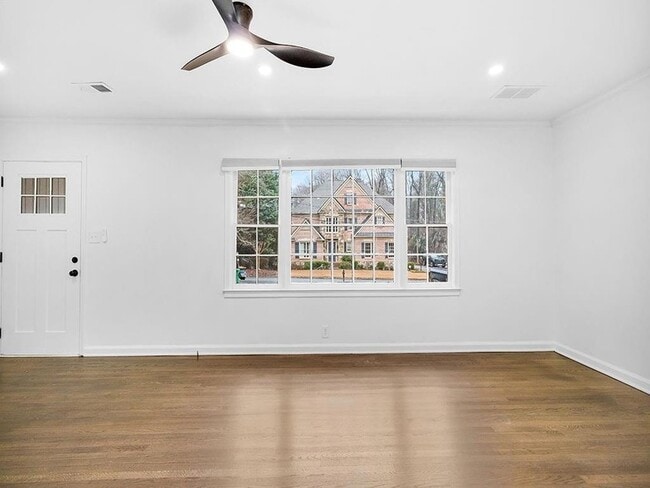 Building Photo - 1253 Dunwoody Ln NE