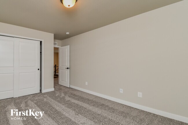 Building Photo - 11164 Murrelet Dr