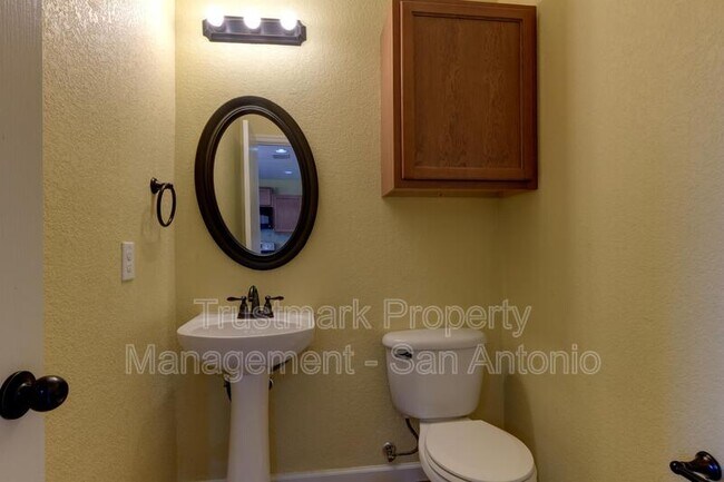 Building Photo - 7927 Horse Hollow