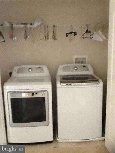 Building Photo - 6303 Soueid St