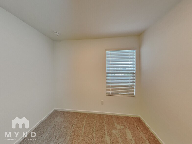 Building Photo - 908 Sandhill Crane Ln