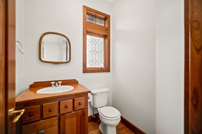 Building Photo - "Spacious 4-Bedroom, 4.5 Bathroom 4792 sq. ft. Retreat with Scenic Views and Cozy Fireplace in St...