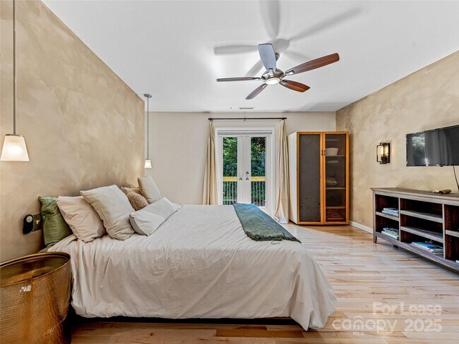 Building Photo - 44 Broadview Ave