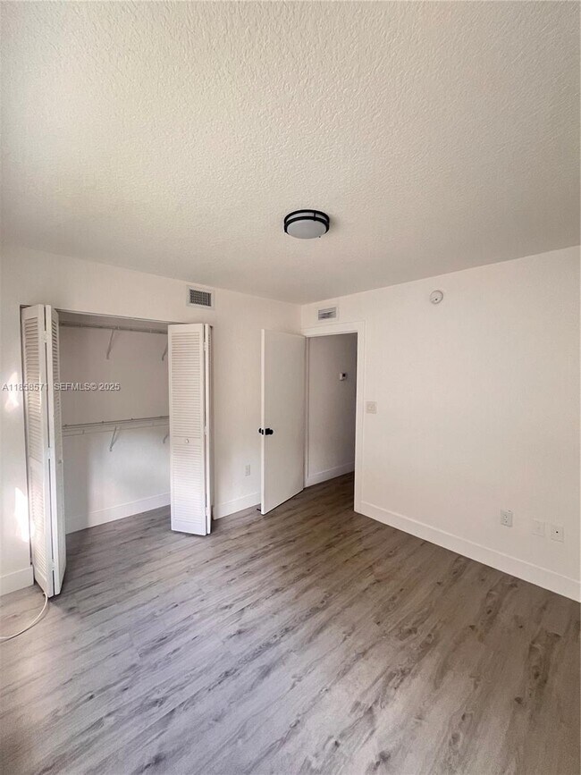 Building Photo - 3417 NW 22nd Ave