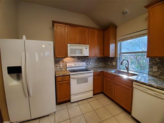 Building Photo - 4017 Chinaberry Dr