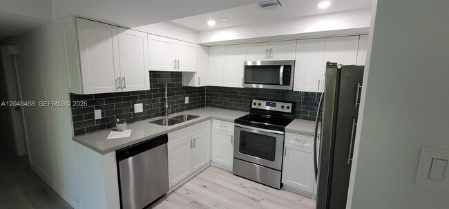 Building Photo - 10641 SW 108th Ave