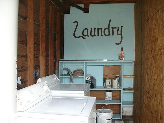 Building Photo - 447 W 22nd St