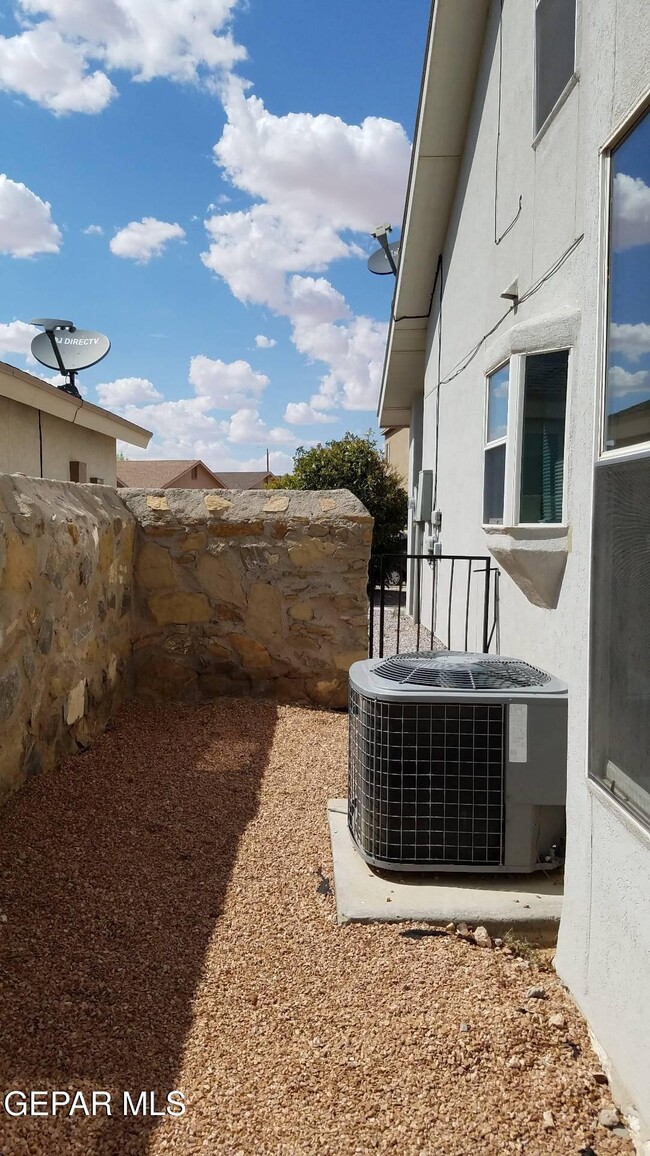 Building Photo - 12912 Alfredo Apodaca Dr