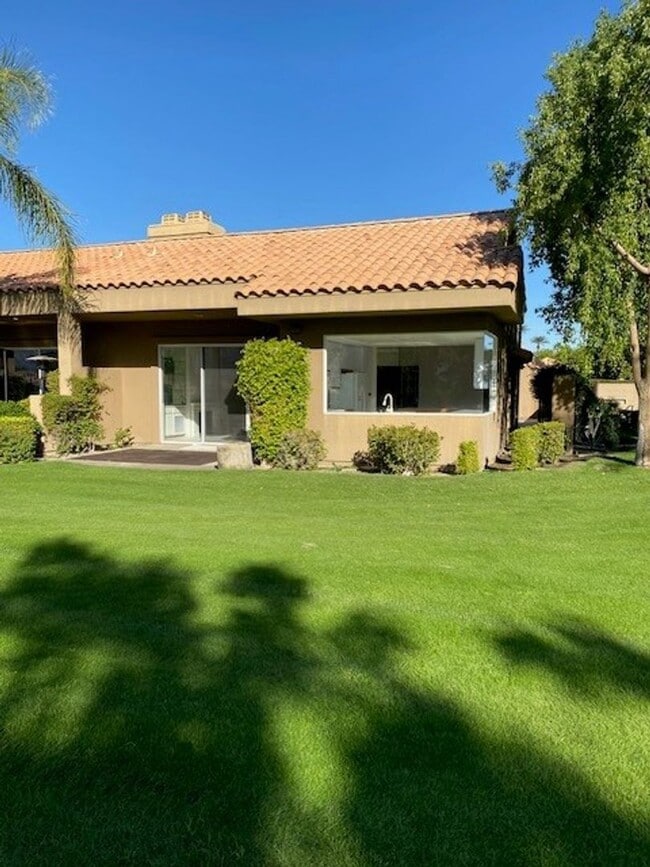 Building Photo - 15 Pebble Beach Dr