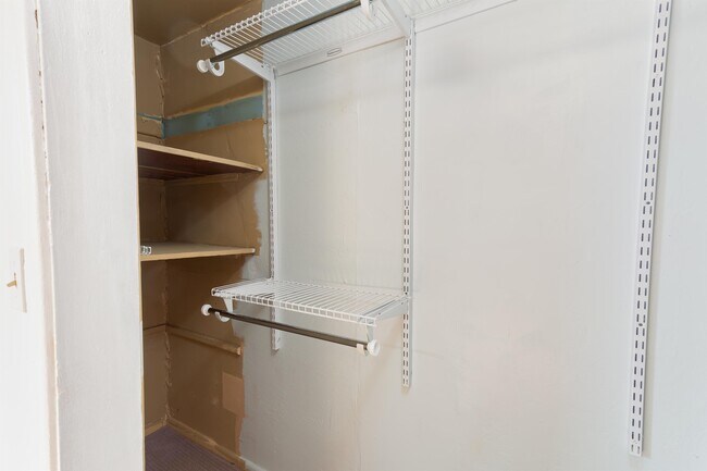 Building Photo - 1949 NE Barnett St