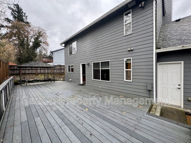 Building Photo - 741 SE Camellia Ct