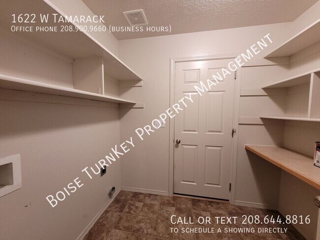 Building Photo - 1622 W Tamarack Dr