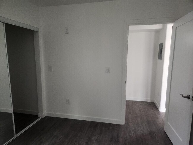 Building Photo - 1230 Leland Way