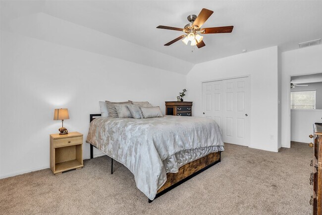 Building Photo - 16718 Warbler Dr