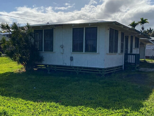 Building Photo - Classic 2-Bedroom Home in Hilo – Convenien...