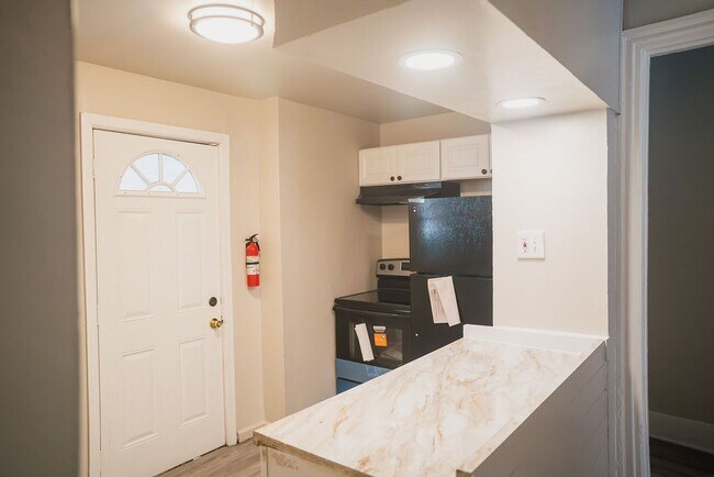Building Photo - Spacious 3-Bedroom Home with Brand-New Appliances – Available Now in Allentown!