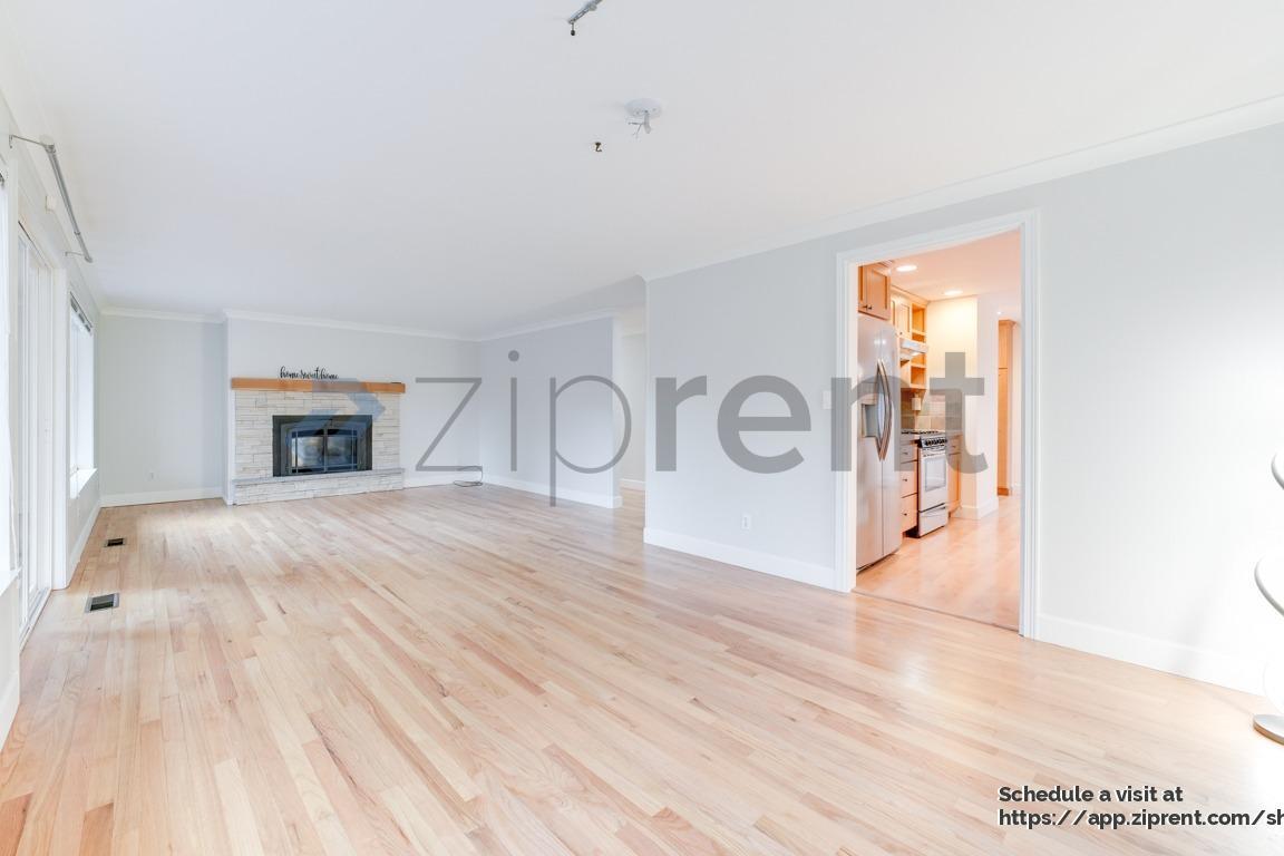 Building Photo - 380 Mt Defiance Cir SW