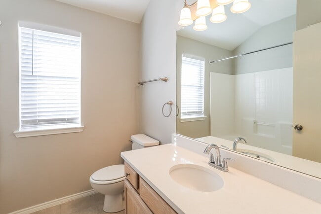 Building Photo - 2036 Forest Meadow Dr