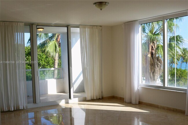 Building Photo - 430 Grand Bay Dr