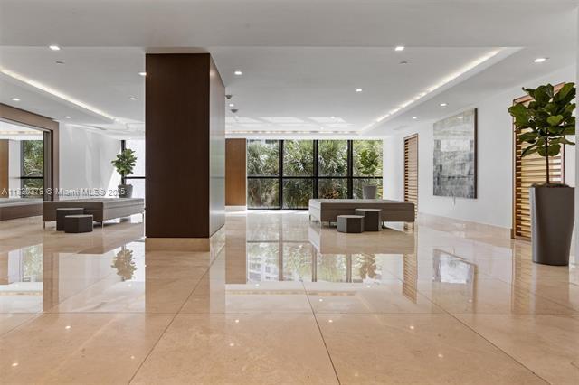 Building Photo - 540 Brickell Key Dr