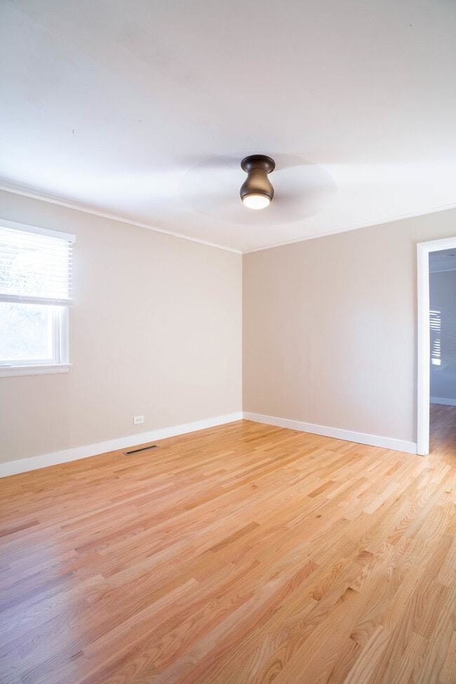 Building Photo - 1392 W 52nd Pl