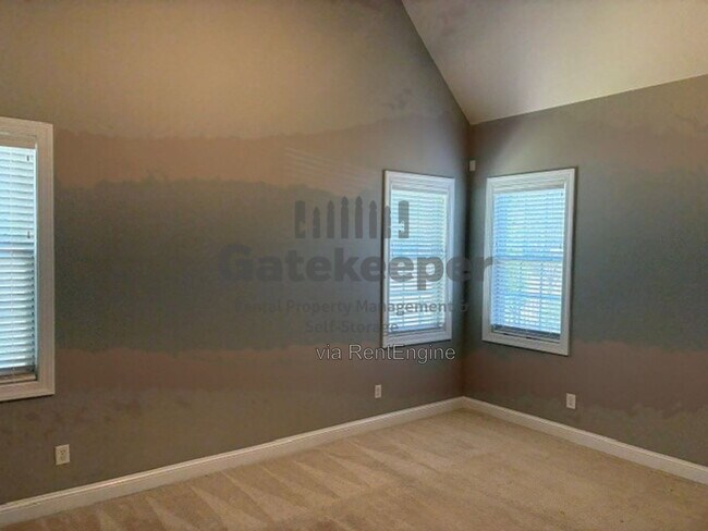 Building Photo - 208 Lenox Dr