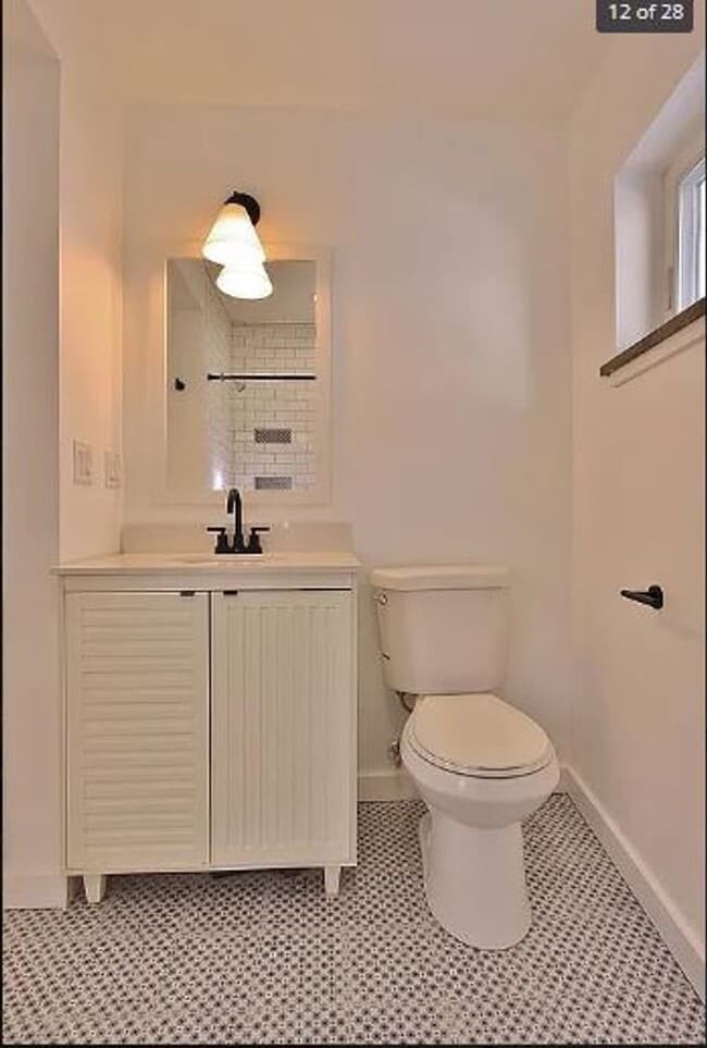 Building Photo - Style, comfort, & convenience---perfectly packaged!