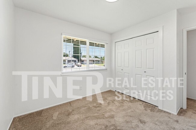 Building Photo - 2815 Erin Dr